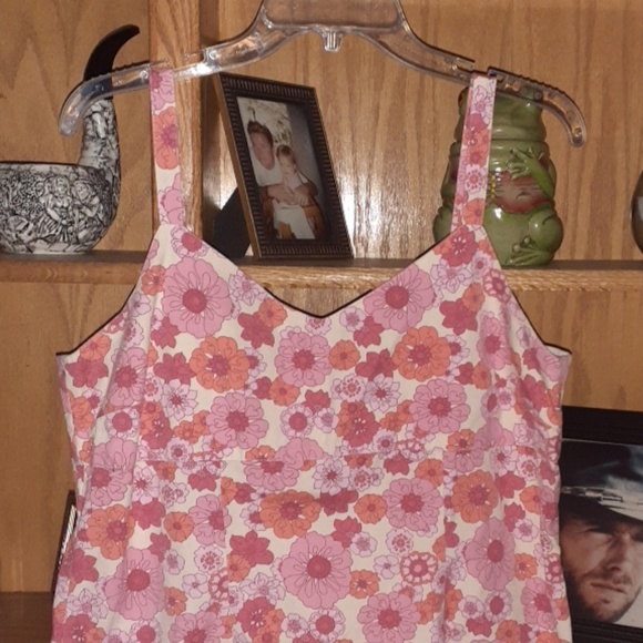 Darling Old Navy Dress - Picture 2 of 5